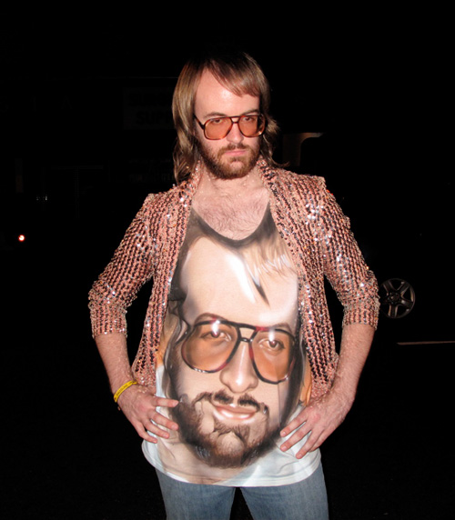 Hiya mate. I'm gonna steal your plastic chairs.